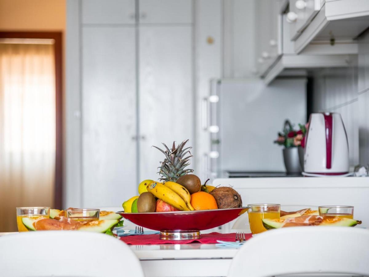Appartamento 1 1 Beautiful Seafront With Balcony And Wifi Los Cristianos  Esterno foto