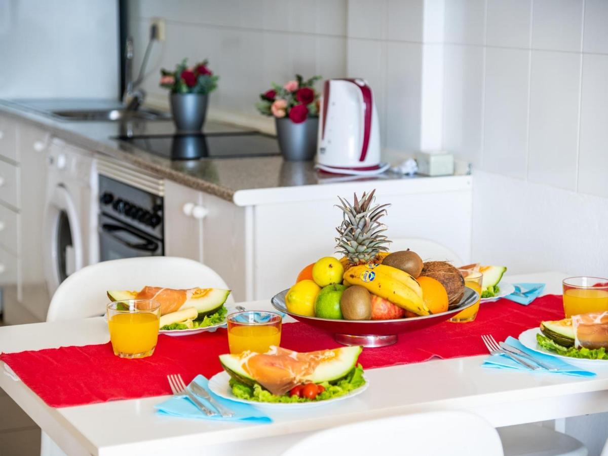 Appartamento 1 1 Beautiful Seafront With Balcony And Wifi Los Cristianos  Esterno foto