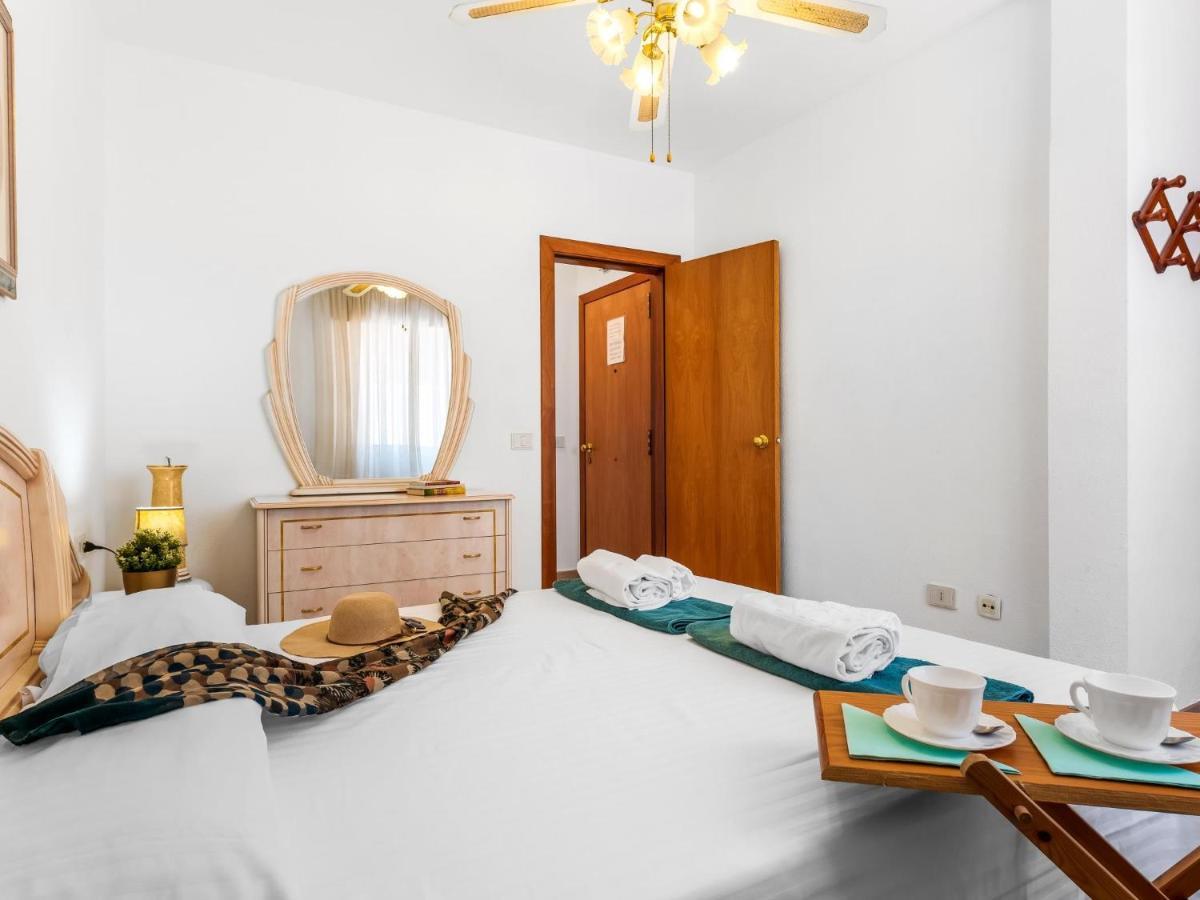 Appartamento 1 1 Beautiful Seafront With Balcony And Wifi Los Cristianos  Esterno foto